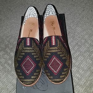 Matt Bernson Gitanes Flat